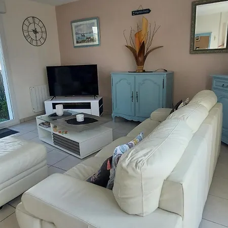 Maison Avec Jardin Et Terrasse A - Proche Plages Et Commerces - Fr-1-550-62 * Royan