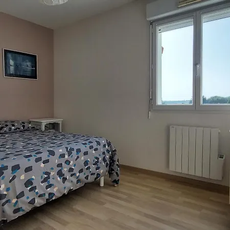 Maison Avec Jardin Et Terrasse A - Proche Plages Et Commerces - Fr-1-550-62 Apartment